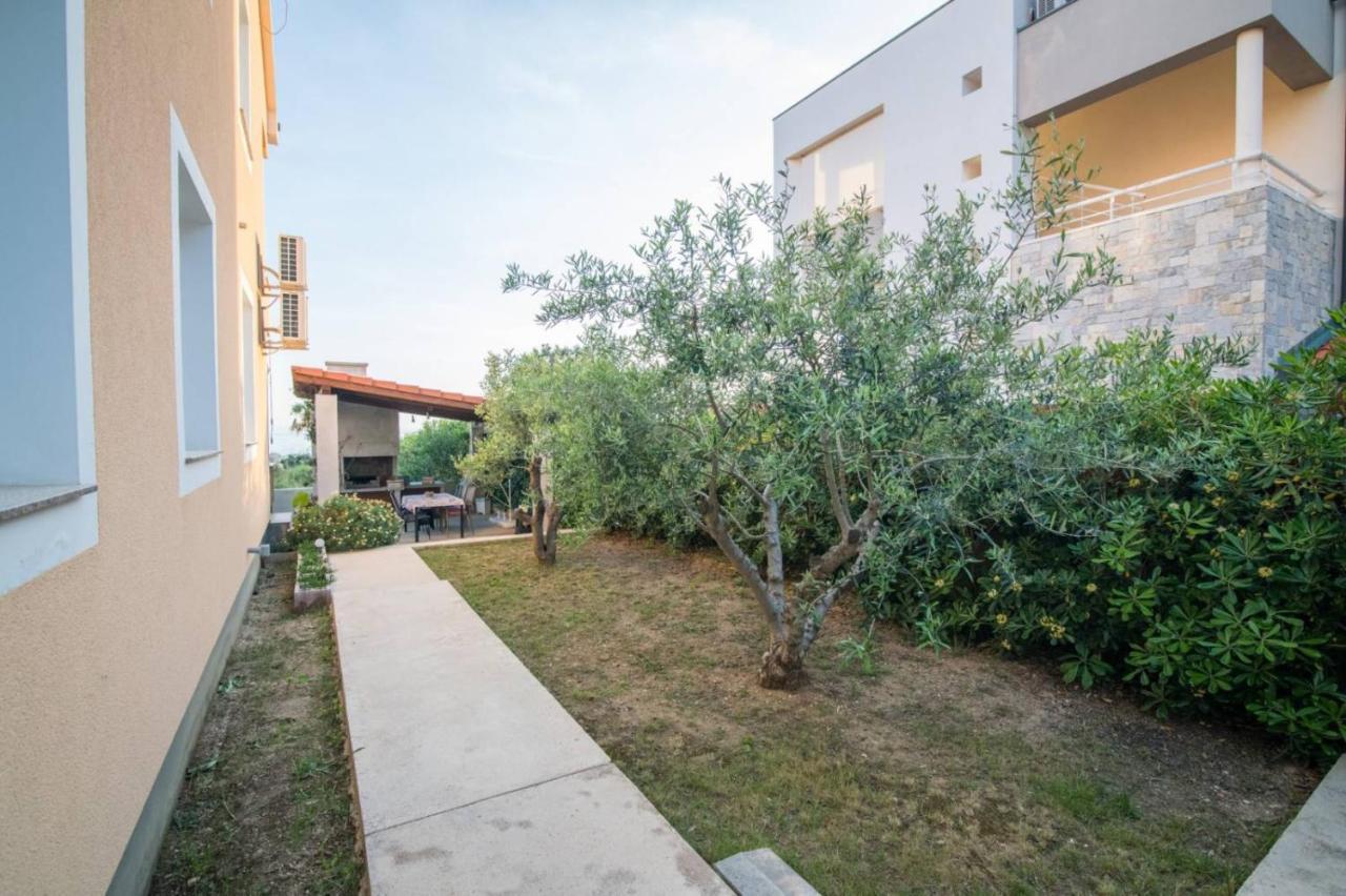 Apartment Pikulo Novalja Exterior foto